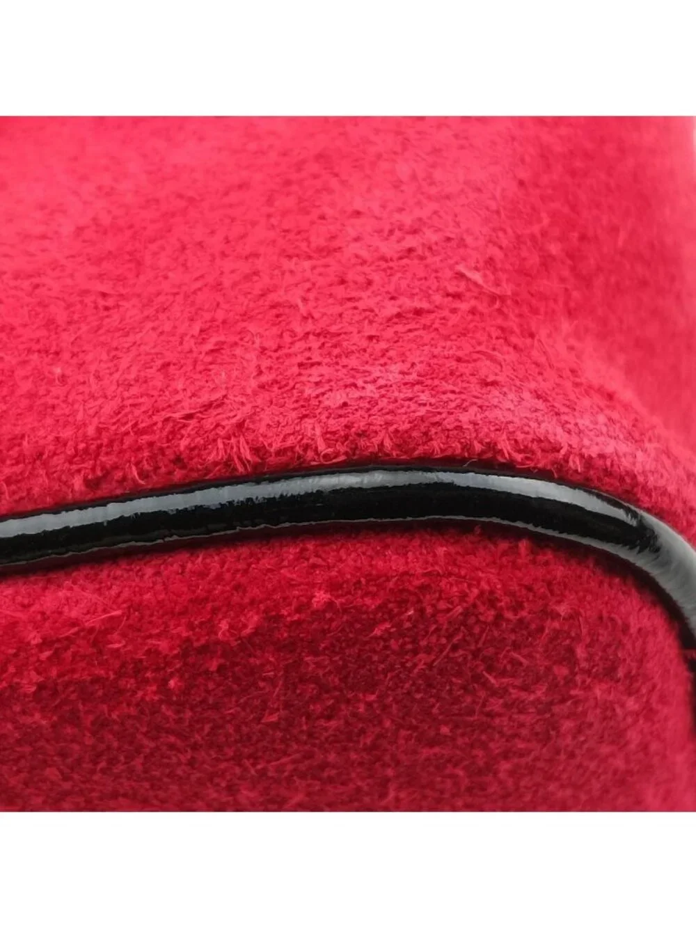 Gucci brand color